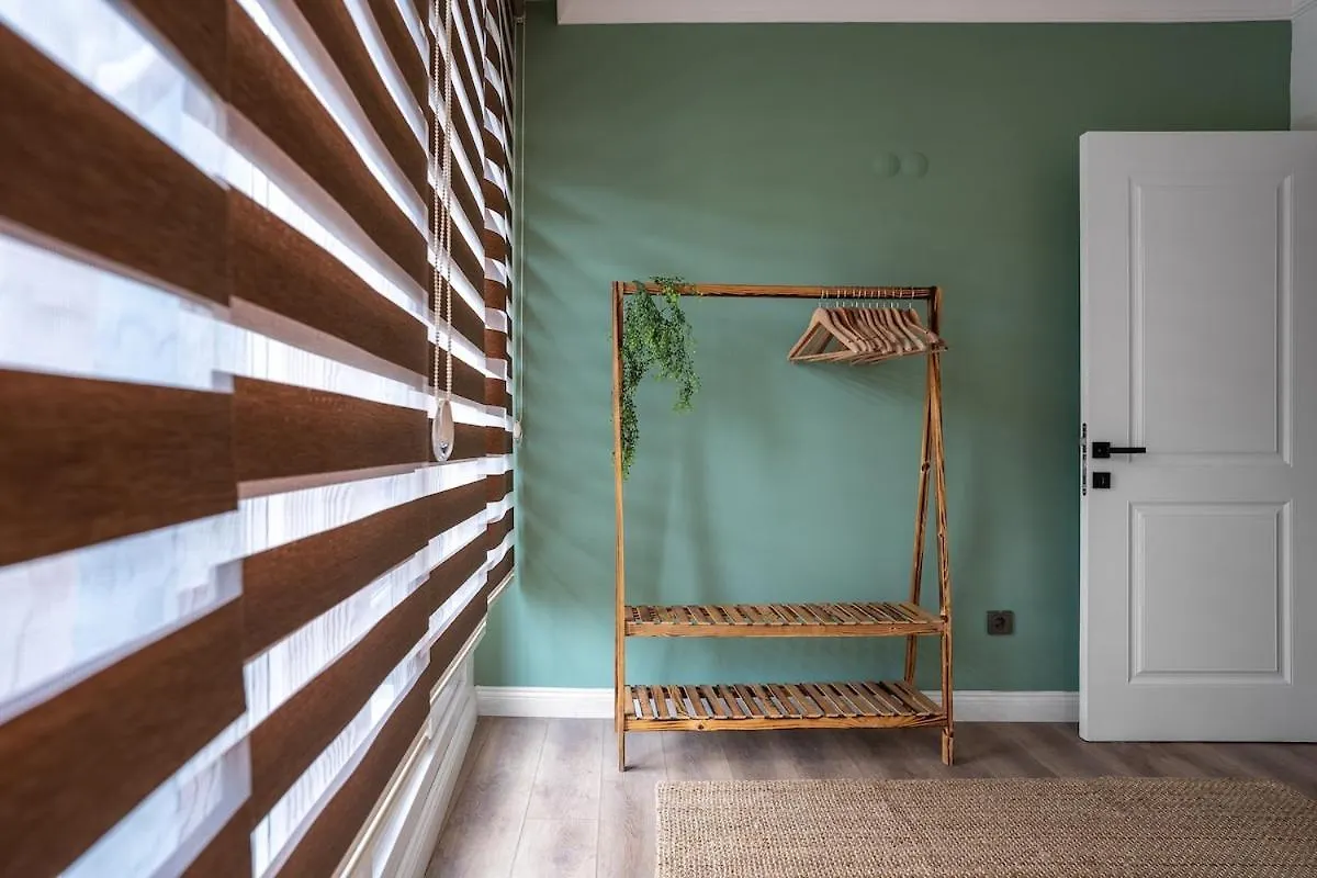 Apartment Forest Inspired Designed 1Br Luxury Flat In Tomtom Istanbul